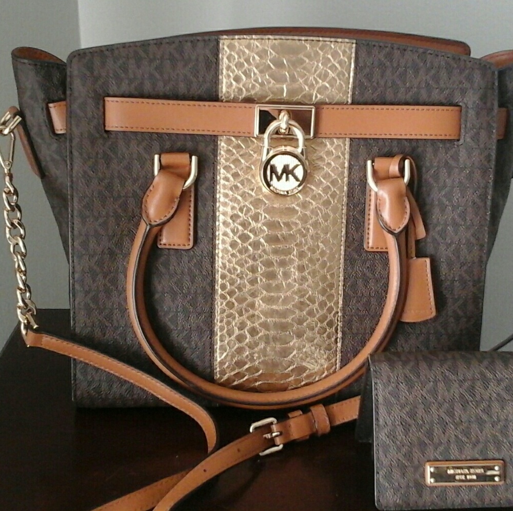 Mk Handbag With Matching Wallet. - image 1